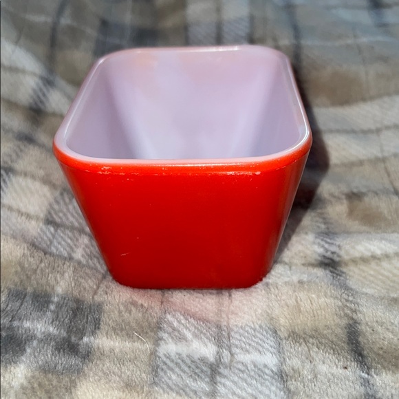 Vintage orange Pyrex Container - Picture 4 of 7